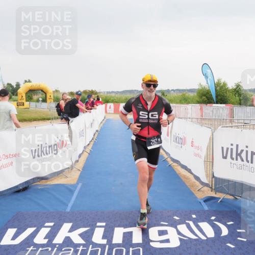 22.06.2025 - Viking Triathlon MichiJ http://msf.ph/oto/8115371 22.06.2025 16:46:40 Ziel 292 meine-sportfotos.de