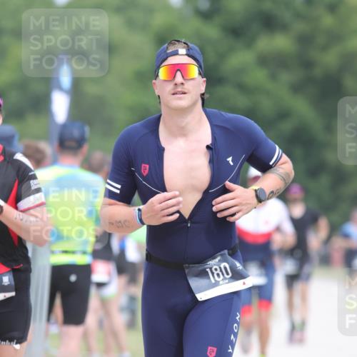 22.06.2025 - Viking Triathlon H.Heesch http://msf.ph/oto/8115376 22.06.2025 14:53:20 Laufen 142, 180 meine-sportfotos.de