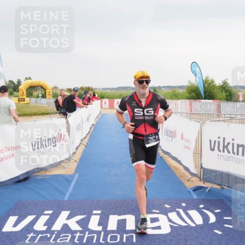 22.06.2025 - Viking Triathlon MichiJ http://msf.ph/oto/8115384 22.06.2025 16:46:40 Ziel 292 meine-sportfotos.de
