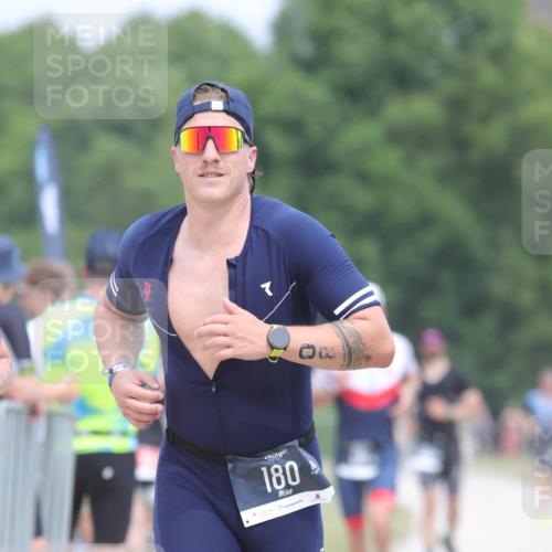 22.06.2025 - Viking Triathlon H.Heesch http://msf.ph/oto/8115397 22.06.2025 14:53:21 Laufen 142, 180, 329 meine-sportfotos.de