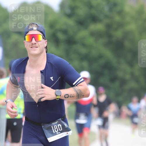 22.06.2025 - Viking Triathlon H.Heesch http://msf.ph/oto/8115407 22.06.2025 14:53:21 Laufen 142, 180, 329 meine-sportfotos.de