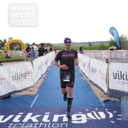 22.06.2025 - Viking Triathlon MichiJ http://msf.ph/oto/8115418 22.06.2025 16:26:36 Ziel 410 meine-sportfotos.de