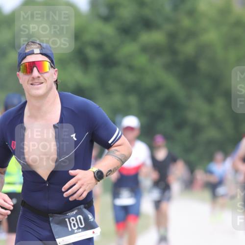 22.06.2025 - Viking Triathlon H.Heesch http://msf.ph/oto/8115420 22.06.2025 14:53:21 Laufen 142, 180, 329 meine-sportfotos.de