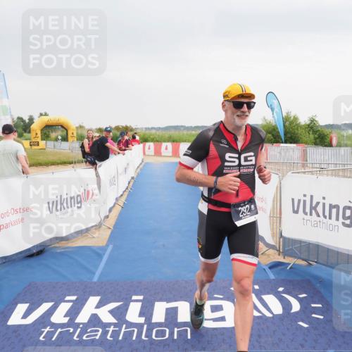 22.06.2025 - Viking Triathlon MichiJ http://msf.ph/oto/8115431 22.06.2025 16:46:41 Ziel 292 meine-sportfotos.de