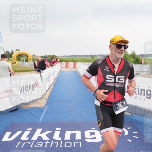 22.06.2025 - Viking Triathlon MichiJ http://msf.ph/oto/8115471 22.06.2025 16:46:41 Ziel 292 meine-sportfotos.de