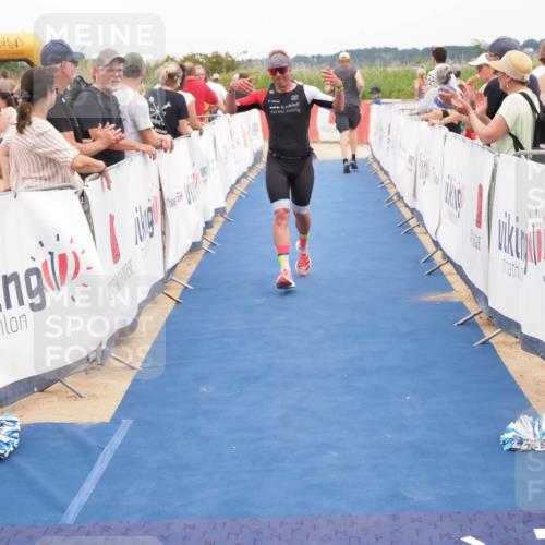 22.06.2025 - Viking Triathlon MichiJ http://msf.ph/oto/8115488 22.06.2025 15:05:44 Ziel 491, 492 meine-sportfotos.de