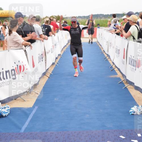 22.06.2025 - Viking Triathlon MichiJ http://msf.ph/oto/8115503 22.06.2025 15:05:44 Ziel 491, 492 meine-sportfotos.de