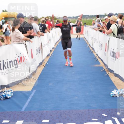 22.06.2025 - Viking Triathlon MichiJ http://msf.ph/oto/8115519 22.06.2025 15:05:45 Ziel 491, 492 meine-sportfotos.de