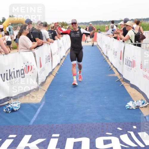22.06.2025 - Viking Triathlon MichiJ http://msf.ph/oto/8115567 22.06.2025 15:05:45 Ziel 491, 492 meine-sportfotos.de