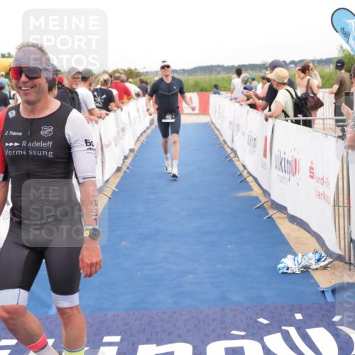 22.06.2025 - Viking Triathlon MichiJ http://msf.ph/oto/8115622 22.06.2025 15:05:48 Ziel 491, 492 meine-sportfotos.de