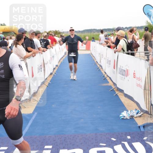 22.06.2025 - Viking Triathlon MichiJ http://msf.ph/oto/8115651 22.06.2025 15:05:48 Ziel 491, 492 meine-sportfotos.de