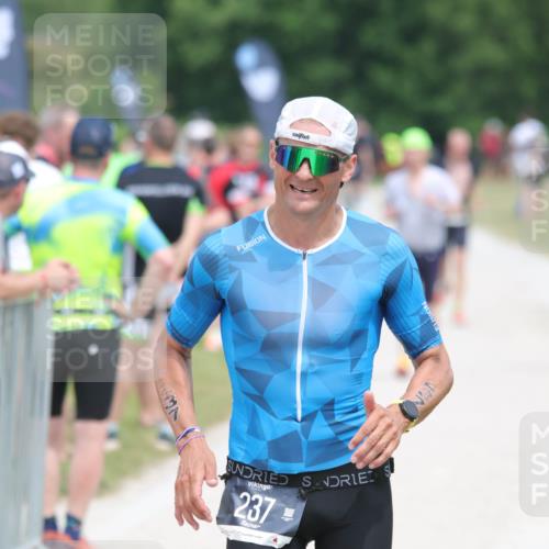 22.06.2025 - Viking Triathlon H.Heesch http://msf.ph/oto/8115682 22.06.2025 14:53:59 Laufen 237 meine-sportfotos.de