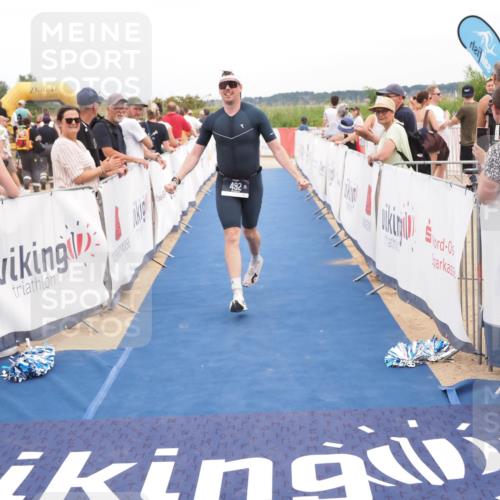 22.06.2025 - Viking Triathlon MichiJ http://msf.ph/oto/8115769 22.06.2025 15:05:49 Ziel 491, 492 meine-sportfotos.de