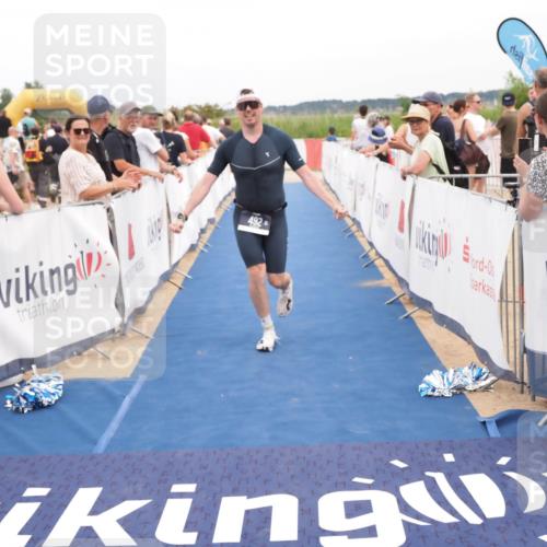 22.06.2025 - Viking Triathlon MichiJ http://msf.ph/oto/8115786 22.06.2025 15:05:49 Ziel 491, 492 meine-sportfotos.de