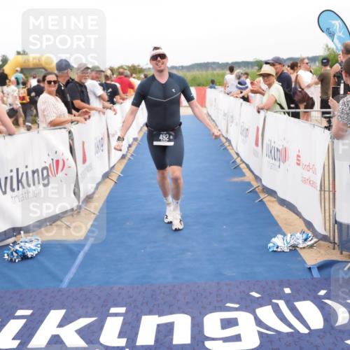 22.06.2025 - Viking Triathlon MichiJ http://msf.ph/oto/8115800 22.06.2025 15:05:49 Ziel 491, 492 meine-sportfotos.de
