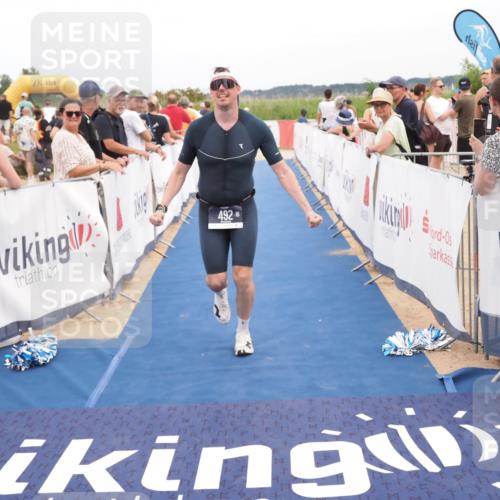 22.06.2025 - Viking Triathlon MichiJ http://msf.ph/oto/8115826 22.06.2025 15:05:49 Ziel 491, 492 meine-sportfotos.de