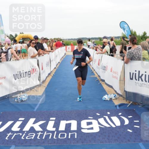 22.06.2025 - Viking Triathlon MichiJ http://msf.ph/oto/8116081 22.06.2025 15:06:01 Ziel 301 meine-sportfotos.de
