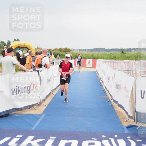 22.06.2025 - Viking Triathlon MichiJ http://msf.ph/oto/8116087 22.06.2025 16:49:55 Ziel 477, 499 meine-sportfotos.de
