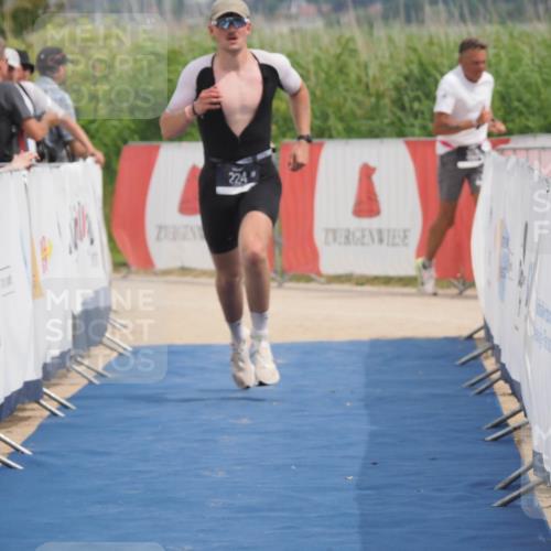 22.06.2025 - Viking Triathlon MichiJ http://msf.ph/oto/8116091 22.06.2025 14:56:04 Ziel 224 meine-sportfotos.de