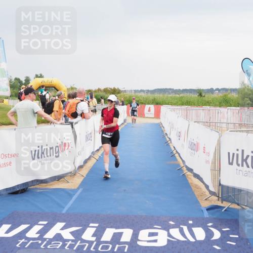 22.06.2025 - Viking Triathlon MichiJ http://msf.ph/oto/8116107 22.06.2025 16:49:55 Ziel 477, 499 meine-sportfotos.de