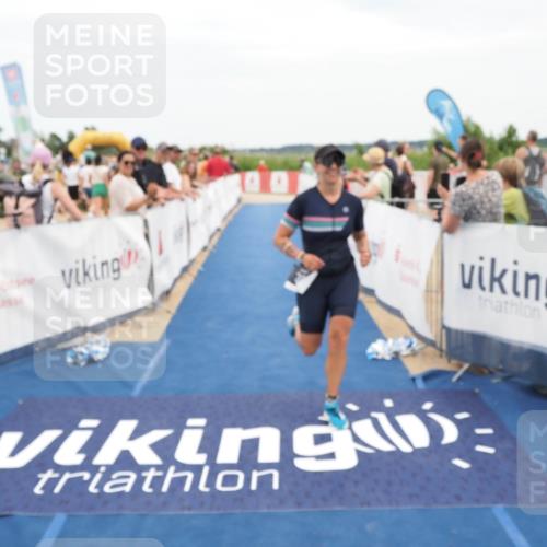22.06.2025 - Viking Triathlon MichiJ http://msf.ph/oto/8116109 22.06.2025 15:06:02 Ziel 301 meine-sportfotos.de