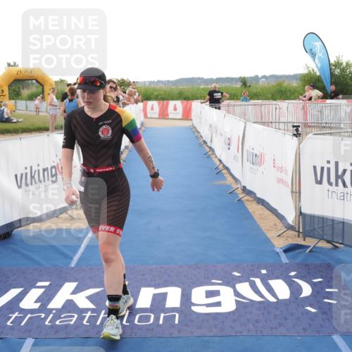 22.06.2025 - Viking Triathlon MichiJ http://msf.ph/oto/8116111 22.06.2025 16:26:47 Ziel 379 meine-sportfotos.de