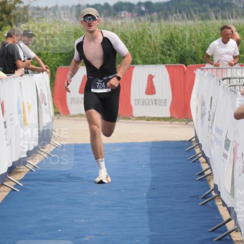 22.06.2025 - Viking Triathlon MichiJ http://msf.ph/oto/8116142 22.06.2025 14:56:05 Ziel 224 meine-sportfotos.de