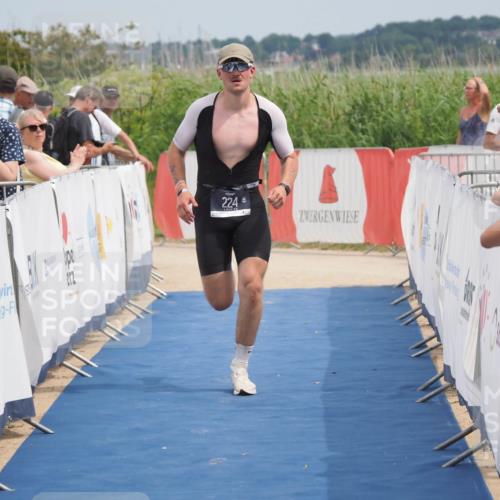 22.06.2025 - Viking Triathlon MichiJ http://msf.ph/oto/8116181 22.06.2025 14:56:05 Ziel 224 meine-sportfotos.de