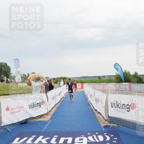 22.06.2025 - Viking Triathlon MichiJ http://msf.ph/oto/8116346 22.06.2025 16:50:53 Ziel 213, 353 meine-sportfotos.de