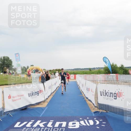 22.06.2025 - Viking Triathlon MichiJ http://msf.ph/oto/8116395 22.06.2025 16:50:53 Ziel 213, 353 meine-sportfotos.de