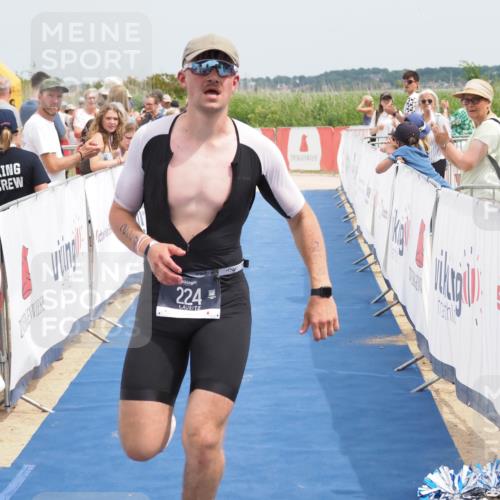 22.06.2025 - Viking Triathlon MichiJ http://msf.ph/oto/8116427 22.06.2025 14:56:07 Ziel 224 meine-sportfotos.de