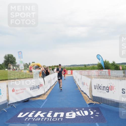 22.06.2025 - Viking Triathlon MichiJ http://msf.ph/oto/8116437 22.06.2025 16:50:54 Ziel 213, 353 meine-sportfotos.de