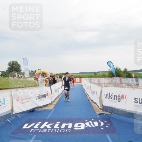 22.06.2025 - Viking Triathlon MichiJ http://msf.ph/oto/8116458 22.06.2025 16:50:54 Ziel 213, 353 meine-sportfotos.de