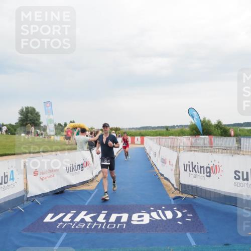 22.06.2025 - Viking Triathlon MichiJ http://msf.ph/oto/8116534 22.06.2025 16:50:55 Ziel 213, 353 meine-sportfotos.de