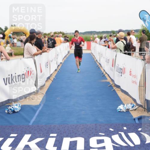 22.06.2025 - Viking Triathlon MichiJ http://msf.ph/oto/8116600 22.06.2025 15:06:58 Ziel 429 meine-sportfotos.de
