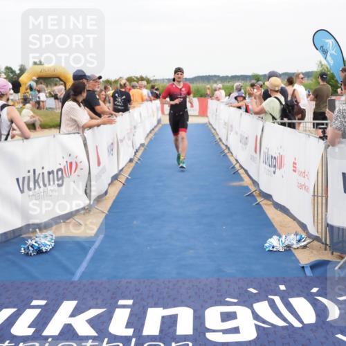 22.06.2025 - Viking Triathlon MichiJ http://msf.ph/oto/8116622 22.06.2025 15:06:58 Ziel 429 meine-sportfotos.de