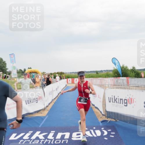 22.06.2025 - Viking Triathlon MichiJ http://msf.ph/oto/8116627 22.06.2025 16:50:57 Ziel 213, 353 meine-sportfotos.de