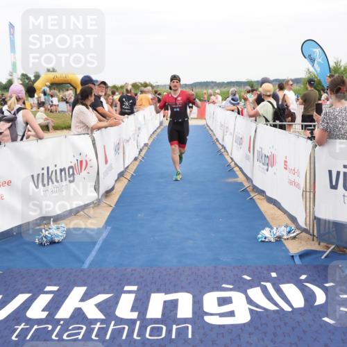 22.06.2025 - Viking Triathlon MichiJ http://msf.ph/oto/8116665 22.06.2025 15:06:58 Ziel 429 meine-sportfotos.de