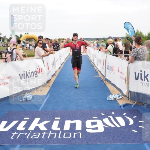 22.06.2025 - Viking Triathlon MichiJ http://msf.ph/oto/8116735 22.06.2025 15:06:59 Ziel 429 meine-sportfotos.de