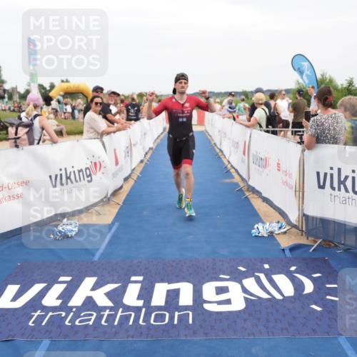 22.06.2025 - Viking Triathlon MichiJ http://msf.ph/oto/8116754 22.06.2025 15:06:59 Ziel 429 meine-sportfotos.de