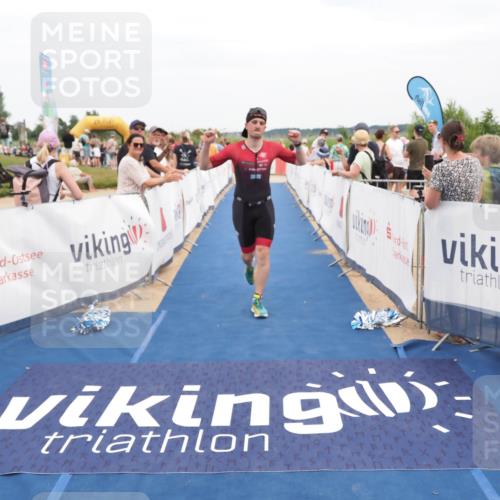 22.06.2025 - Viking Triathlon MichiJ http://msf.ph/oto/8116763 22.06.2025 15:07:00 Ziel 117, 429 meine-sportfotos.de