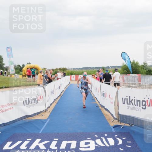 22.06.2025 - Viking Triathlon MichiJ http://msf.ph/oto/8116818 22.06.2025 16:51:56 Ziel 192 meine-sportfotos.de
