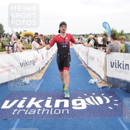 22.06.2025 - Viking Triathlon MichiJ http://msf.ph/oto/8116825 22.06.2025 15:07:00 Ziel 117, 429 meine-sportfotos.de