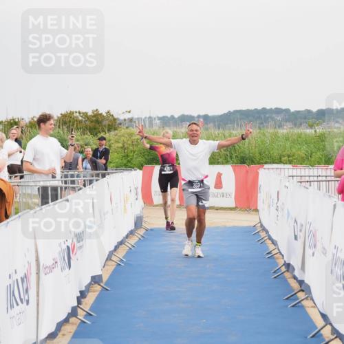 22.06.2025 - Viking Triathlon MichiJ http://msf.ph/oto/8116968 22.06.2025 16:53:31 Ziel 359, 436 meine-sportfotos.de