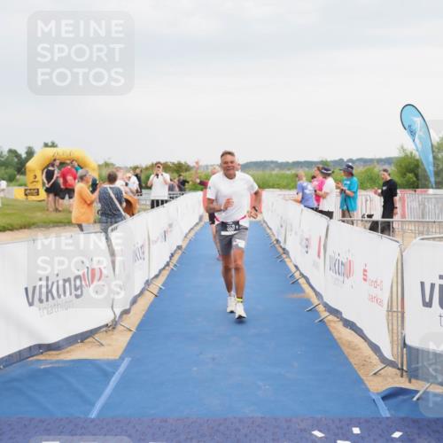 22.06.2025 - Viking Triathlon MichiJ http://msf.ph/oto/8117308 22.06.2025 16:53:35 Ziel 359, 436 meine-sportfotos.de