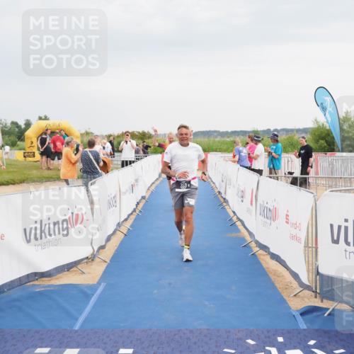 22.06.2025 - Viking Triathlon MichiJ http://msf.ph/oto/8117321 22.06.2025 16:53:35 Ziel 359, 436 meine-sportfotos.de