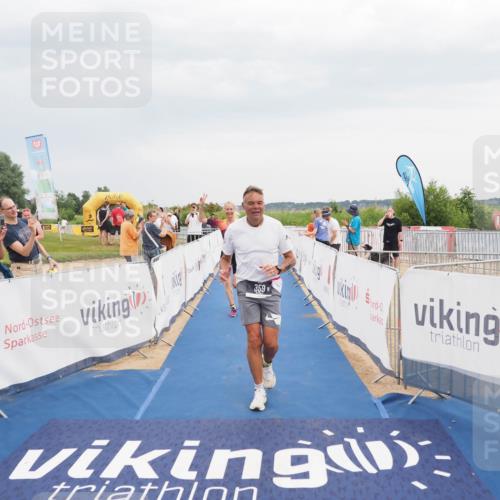 22.06.2025 - Viking Triathlon MichiJ http://msf.ph/oto/8117437 22.06.2025 16:53:36 Ziel 359, 436 meine-sportfotos.de
