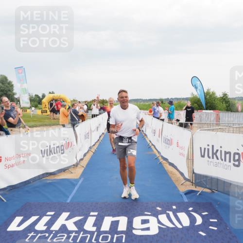 22.06.2025 - Viking Triathlon MichiJ http://msf.ph/oto/8117447 22.06.2025 16:53:36 Ziel 359, 436 meine-sportfotos.de