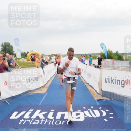 22.06.2025 - Viking Triathlon MichiJ http://msf.ph/oto/8117506 22.06.2025 16:53:37 Ziel 359, 436 meine-sportfotos.de