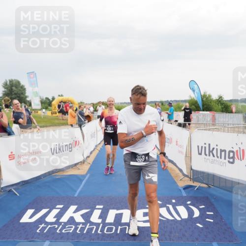 22.06.2025 - Viking Triathlon MichiJ http://msf.ph/oto/8117555 22.06.2025 16:53:37 Ziel 359, 436 meine-sportfotos.de